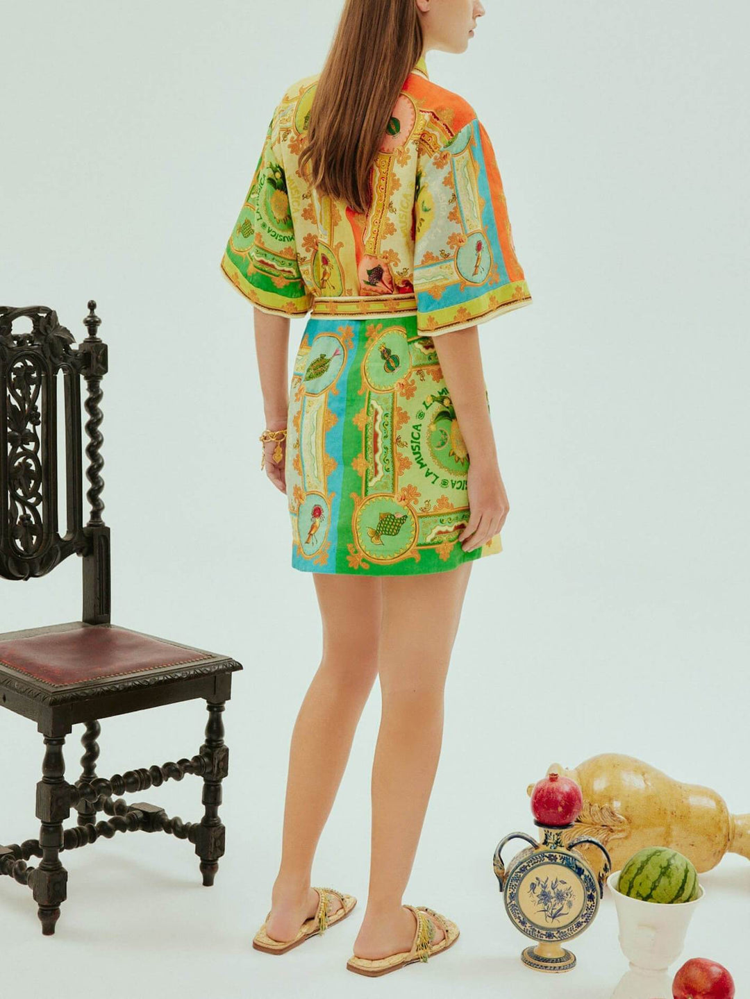 Mini-robe en satin à imprimé amusant et exquis