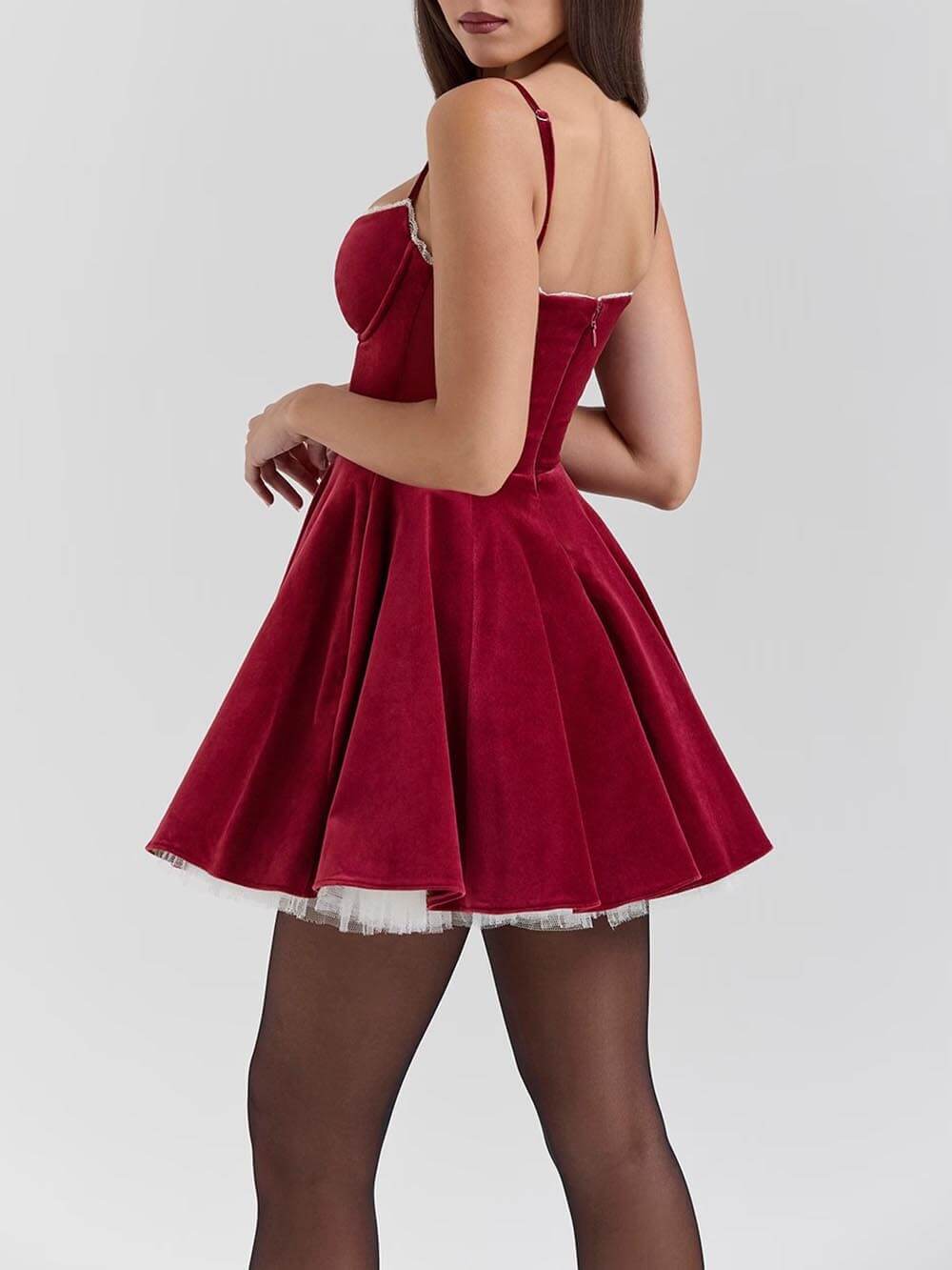 Elegantes Slip-Minikleid mit Herzausschnitt und Tüll-Patchwork zum Jahresende für den Tanz