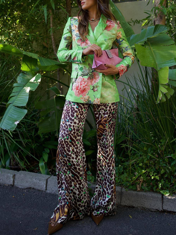 Traje suelto de manga larga con estampado floral único