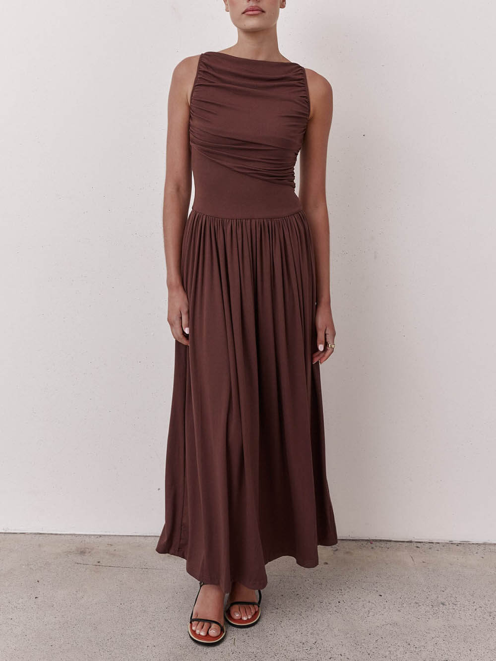 Elegant Pleated Sleeveless Maxi Dress