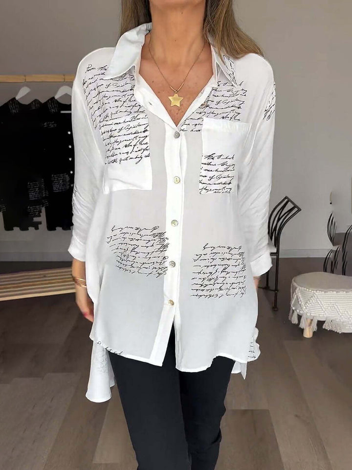 Camicia ampia con stampa di lettere semplici