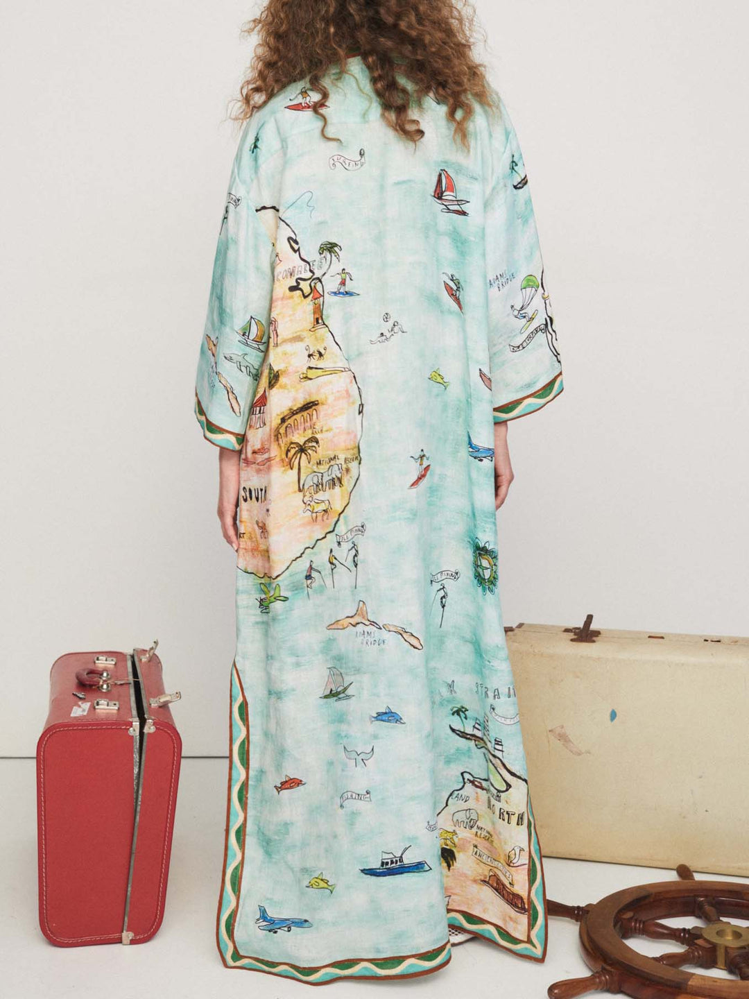 Moderne Satin Art Island Print Slit Maxi Kjole