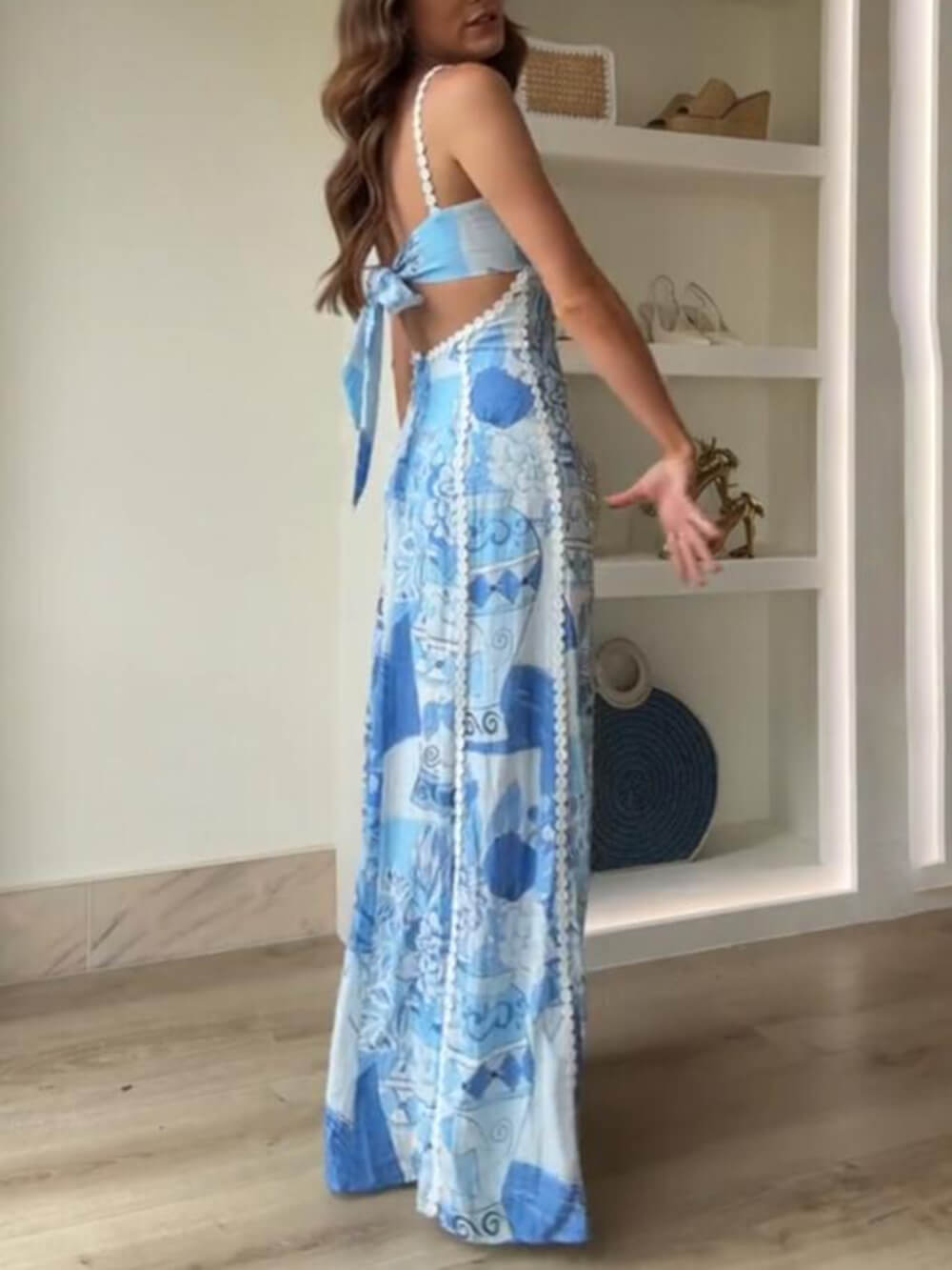 Unike Lace Patchwork Printed Back Tie Halter Flare Maxi-kjoler