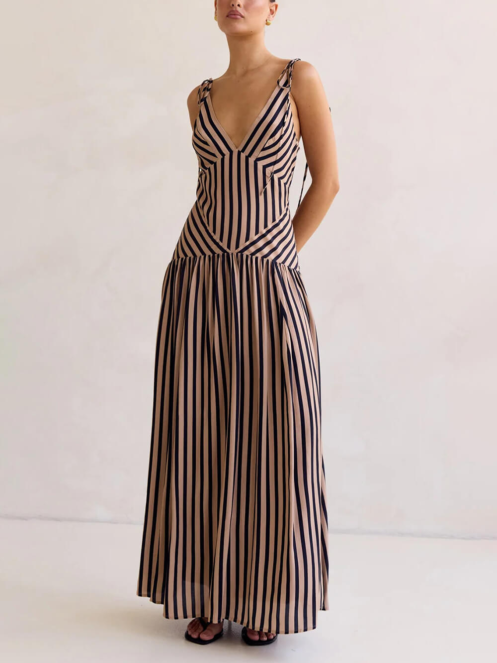 Exquisite Striped Print V-Neck  Adjustable Straps Maxi Dress