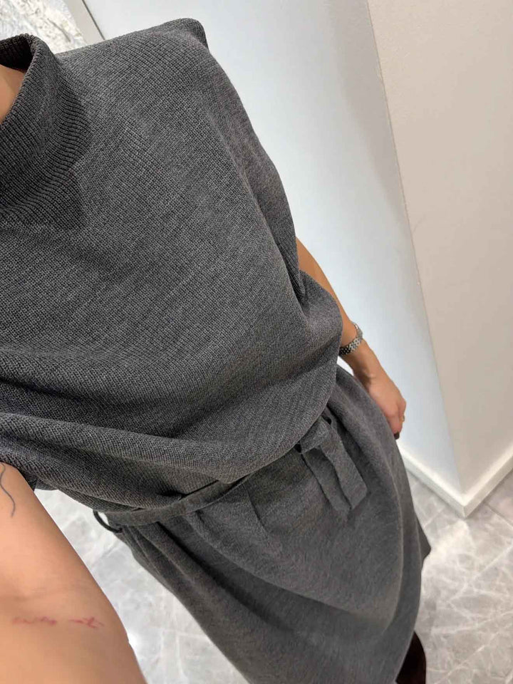 Minimalist Crew Neck Belted Midi Dress