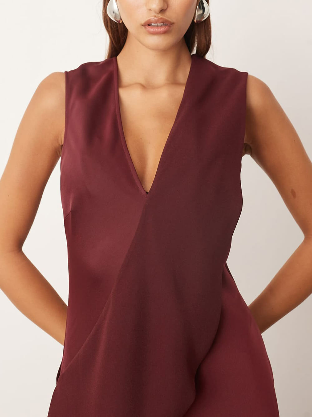 Elegant Contrast Panel Sleeveless Maxi Dress
