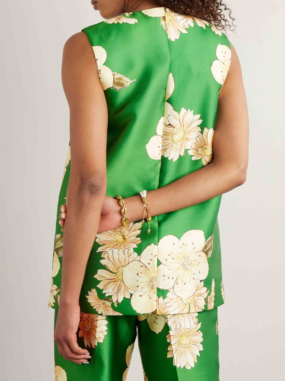 Exquisite Floral Print Round Neck Tank Top