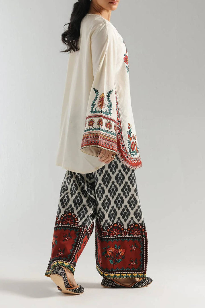 Retro Ethnic Print Bell-Sleeve Loose-Fitting Shirt