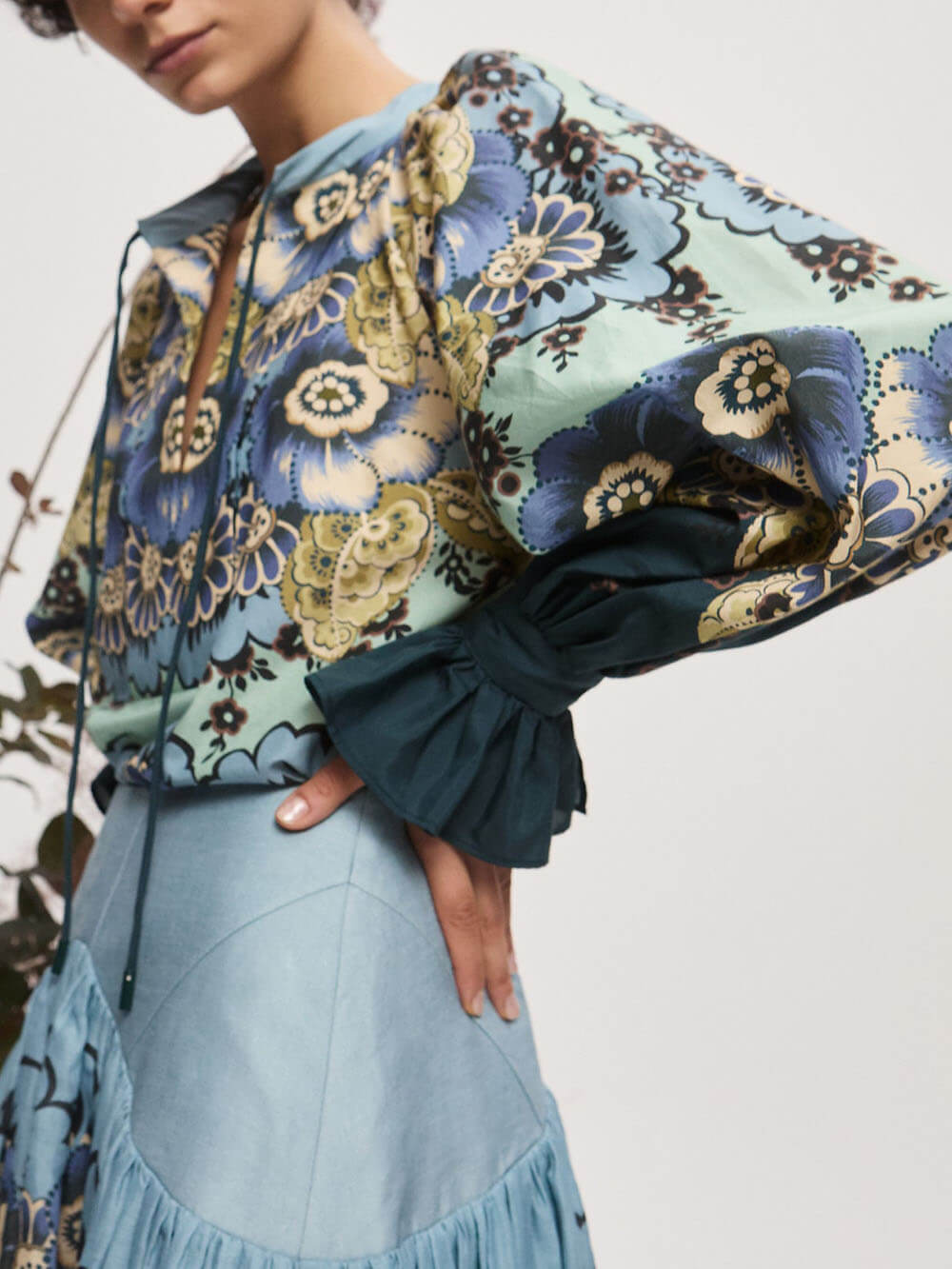 Classic Unique Floral Print Lantern Sleeves Tie-Up Color-Blocked Oversized Shirt