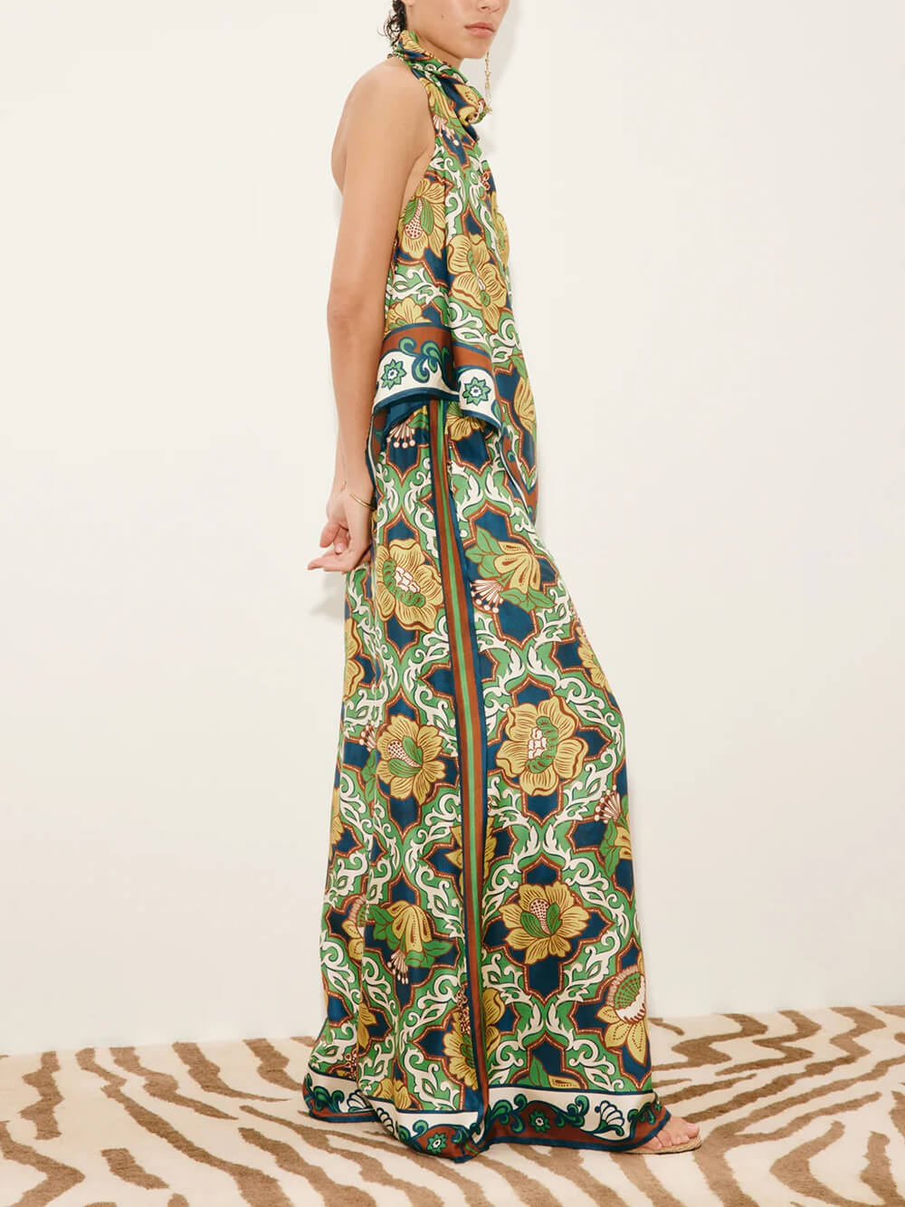Modern Satin Asymmetrical Print Backless Camisole Top