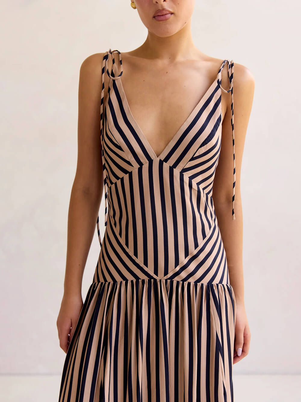 Exquisite Striped Print V-Neck  Adjustable Straps Maxi Dress