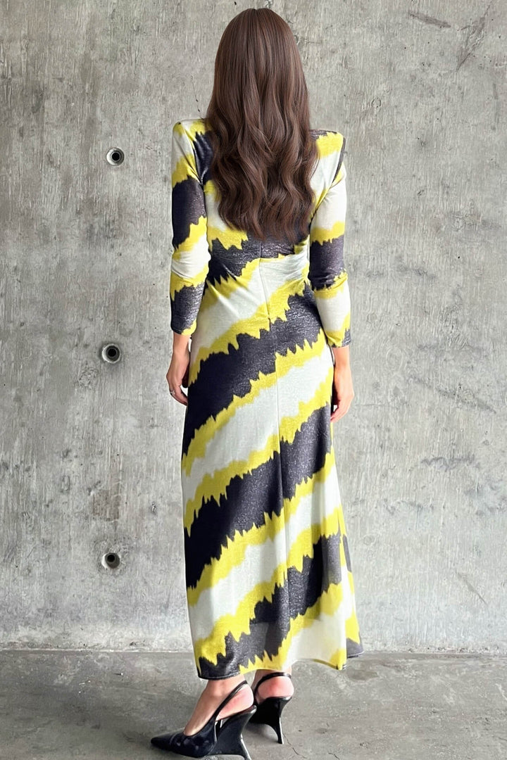 Elegant Wave Print V-Neck Waist-Cinching Maxi Dress