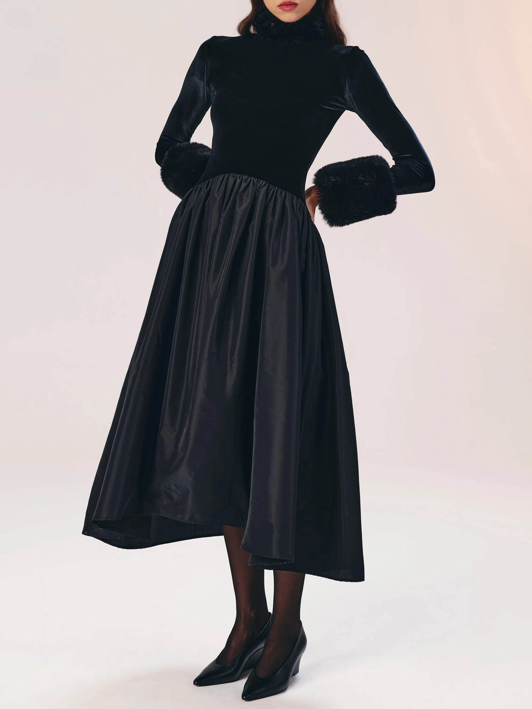 Elegant Velvet High-Neck Faux Fur Cuff Midi Dress