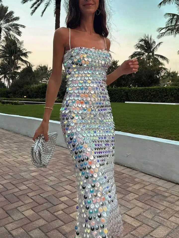 Vestido midi irregular versátil com lantejoulas