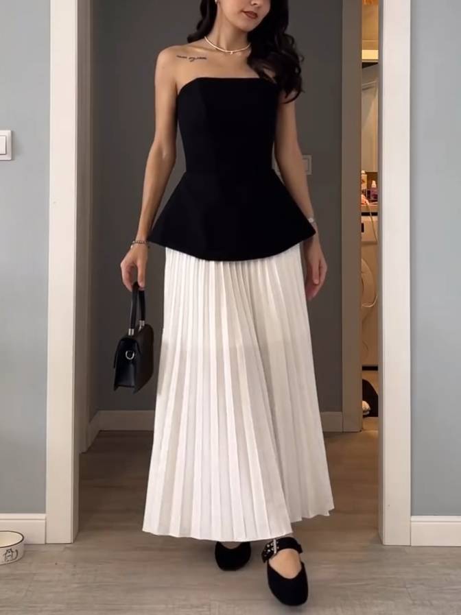 Tie-strap Tube Top And Pleated Skirt Set - Tube Top