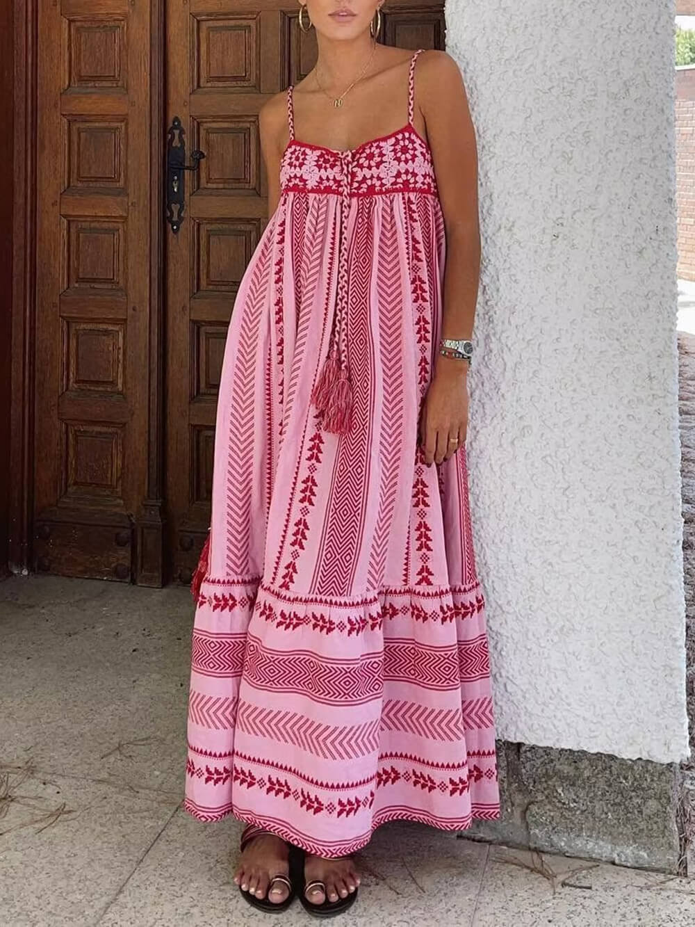 Rochie maxi tricotată cu patchwork din croșetat în stil etnic