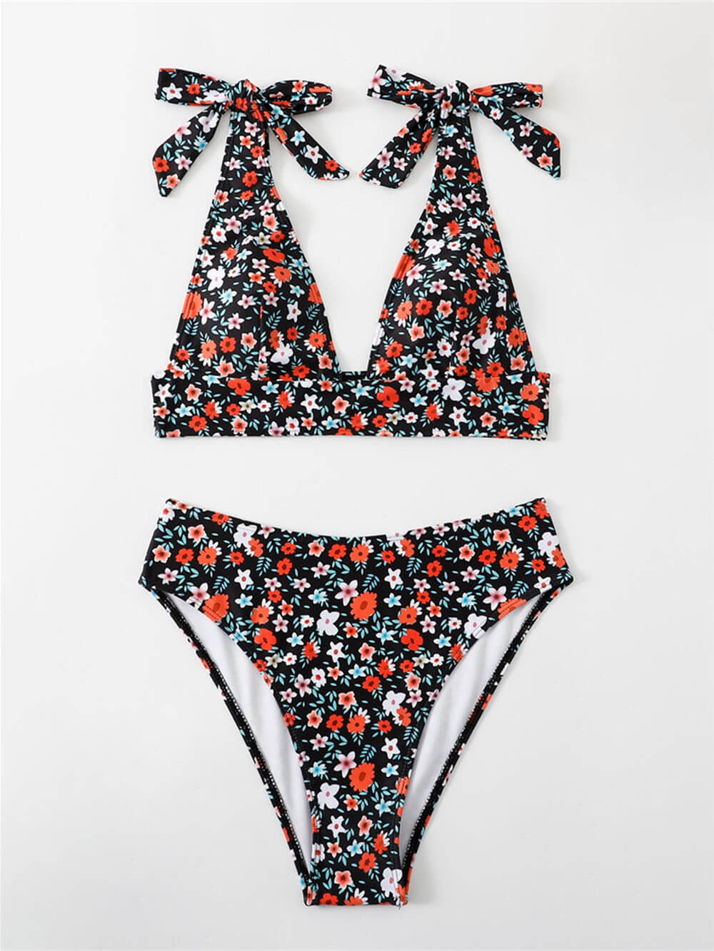 Sexy bikiniset met bloemenprint en knoopsluiting