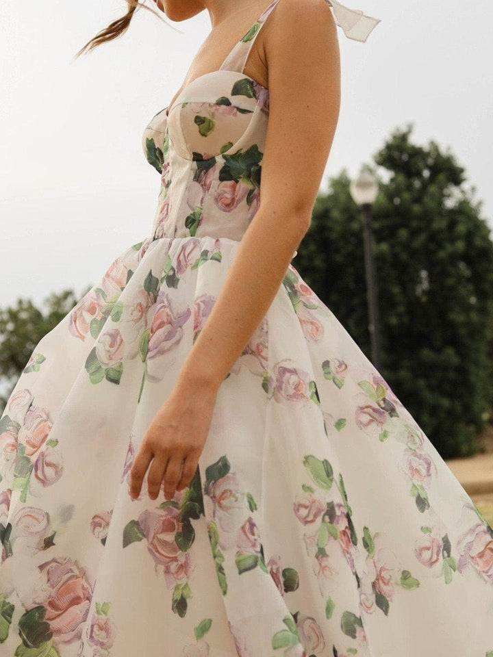 Vestido midi floral delicado com alças