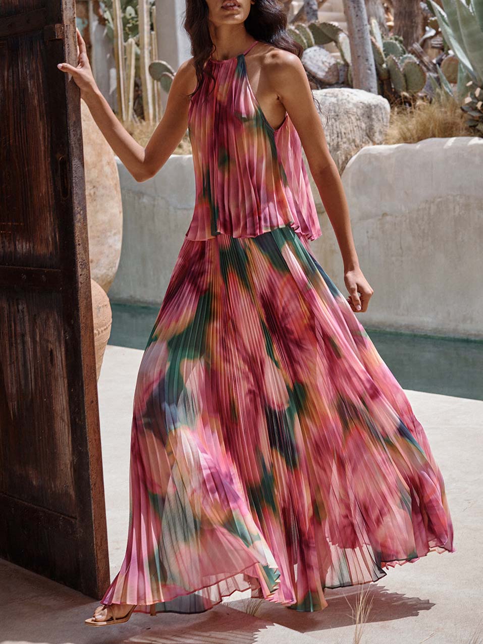 Elegant Gradient Hibiscus Printed Backless Tank Top