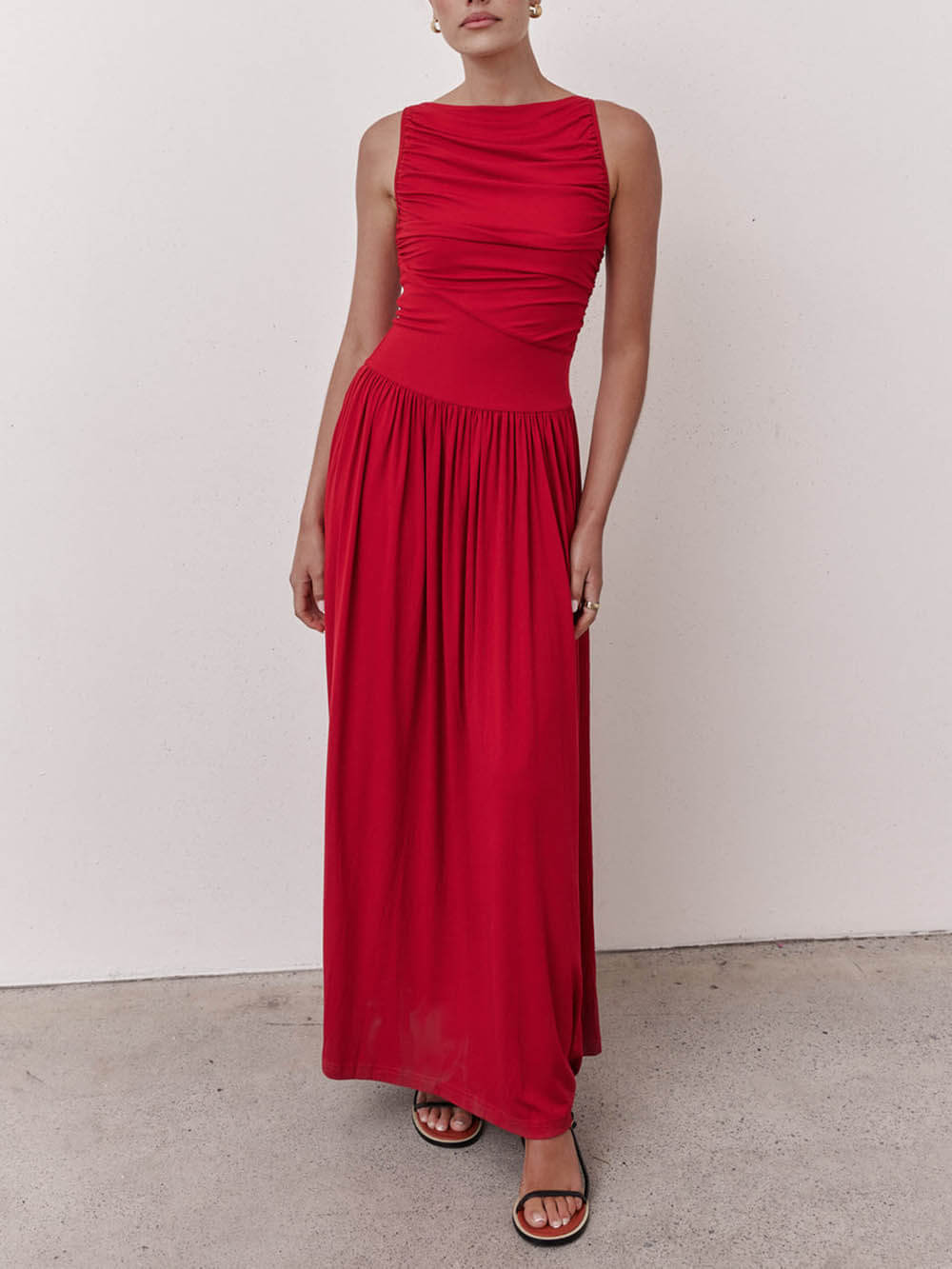 Rochie maxi fără mâneci plisată elegantă
