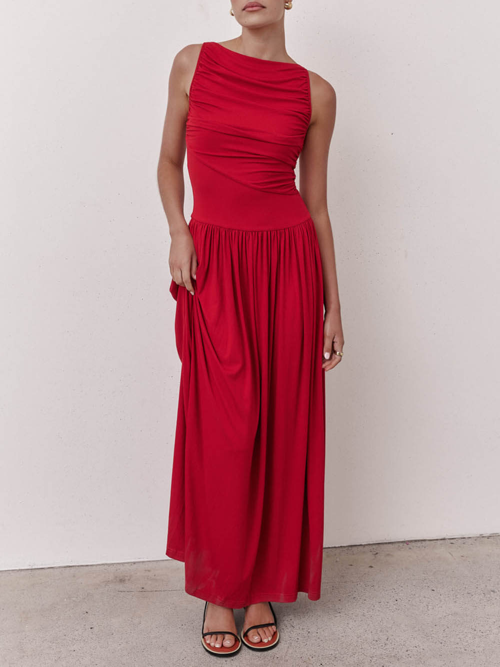 Rochie maxi fără mâneci plisată elegantă