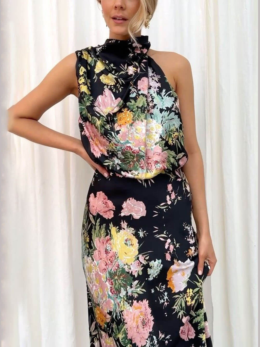 Robe longue florale à taille élastique et col licou