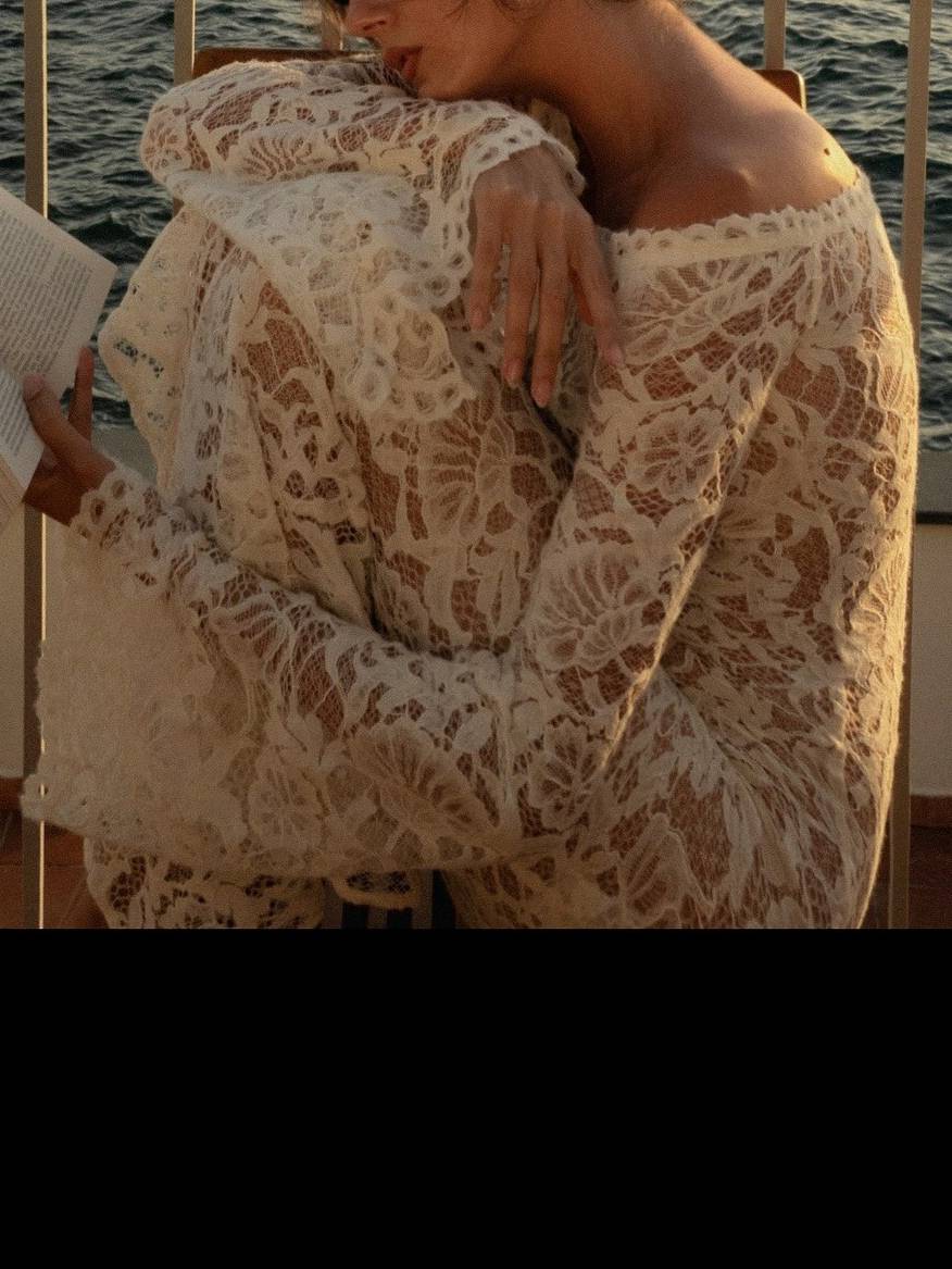 Elegant Lace Off-shoulder Slim-fit Maxi Dress