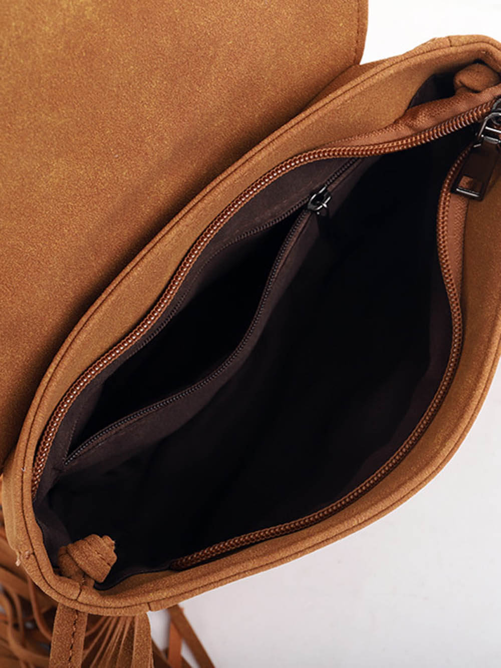 Vevd semi-sirkulær skinnkvast Crossbody-veske