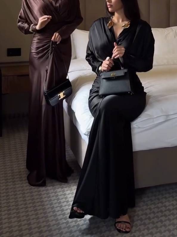 V-Neck Pleated Long Sleeve Maxi Dress