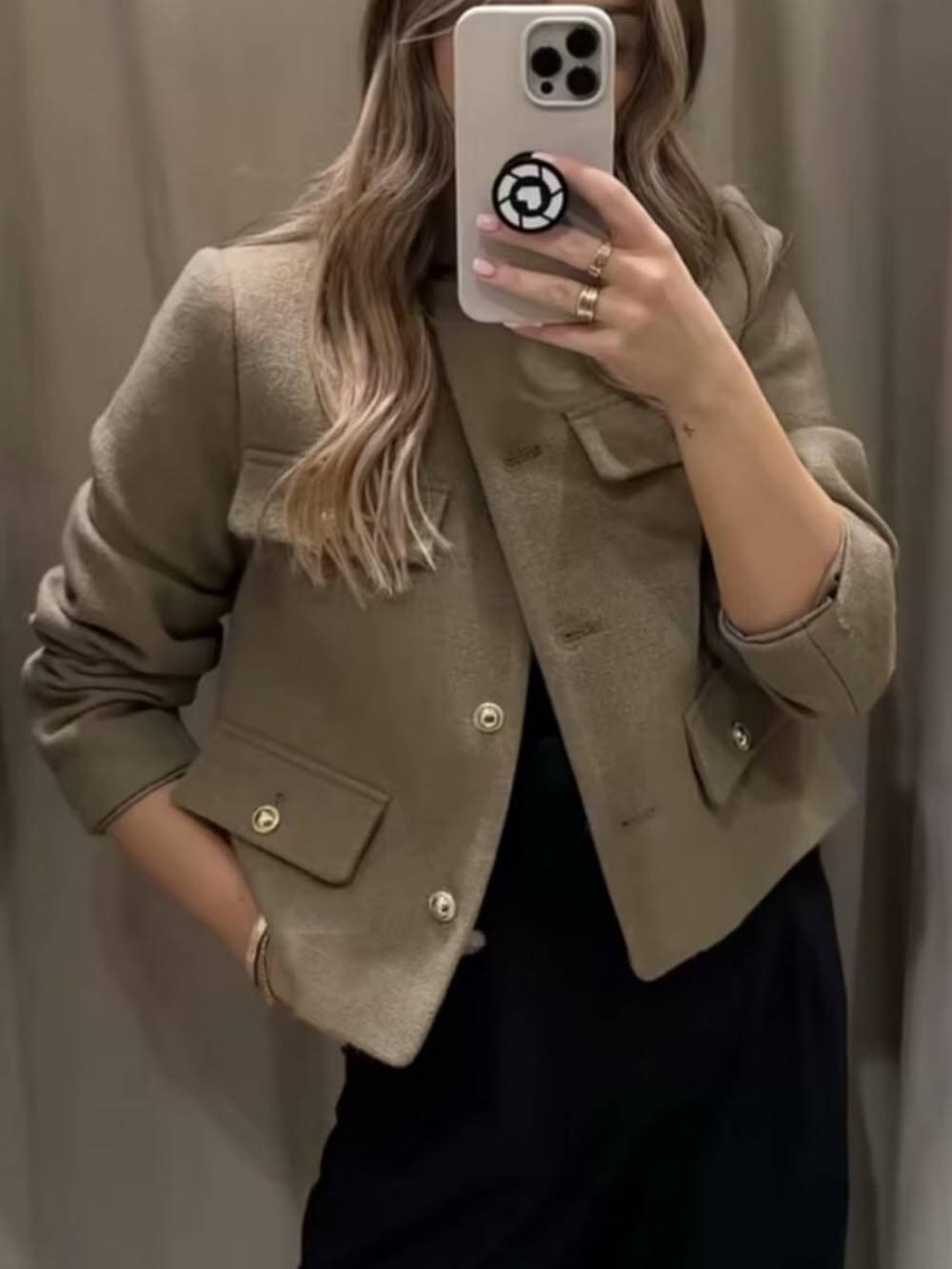 Veste de costume courte à boutons de style Chanel