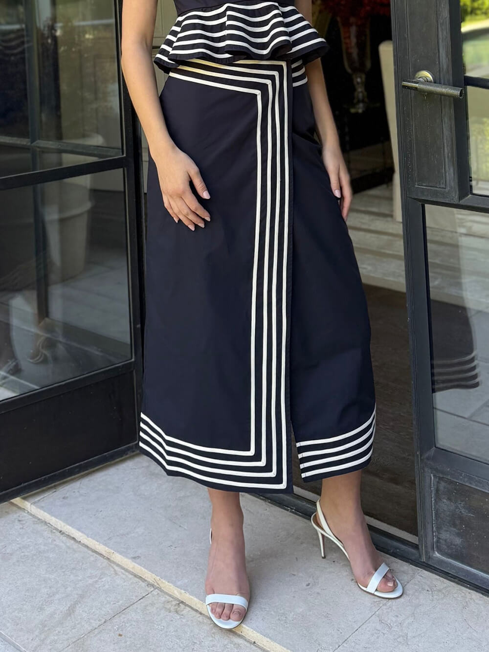 Exquisite Striped Sleeveless Ruffled Crop Top