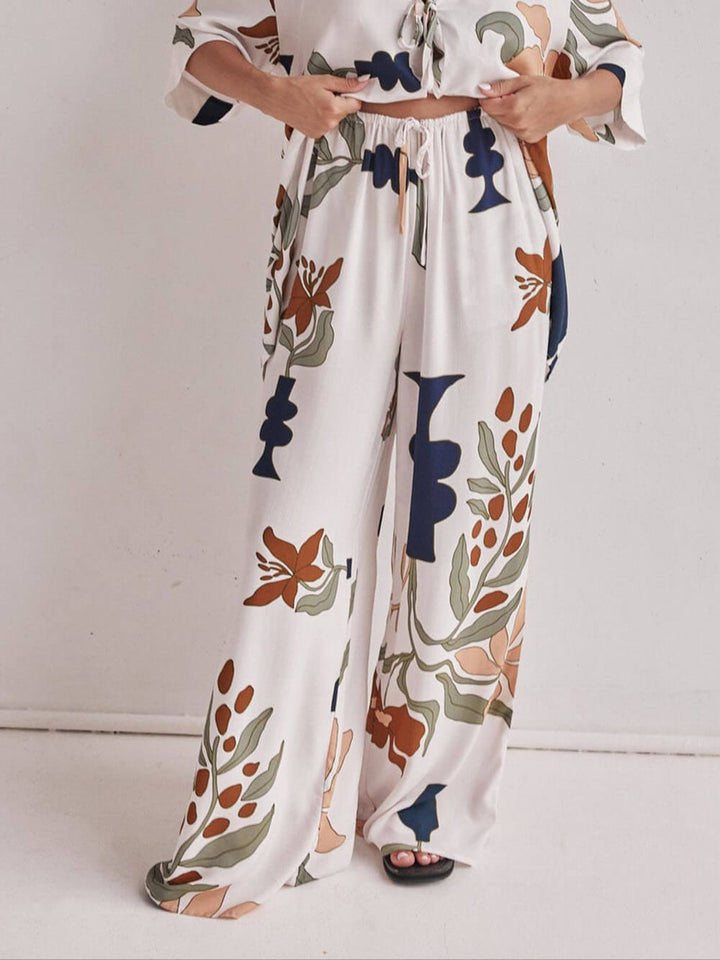 Classic Modern Feel Unique Floral Print Elastic Waistband Drawstring Pockets Wide Leg Pants