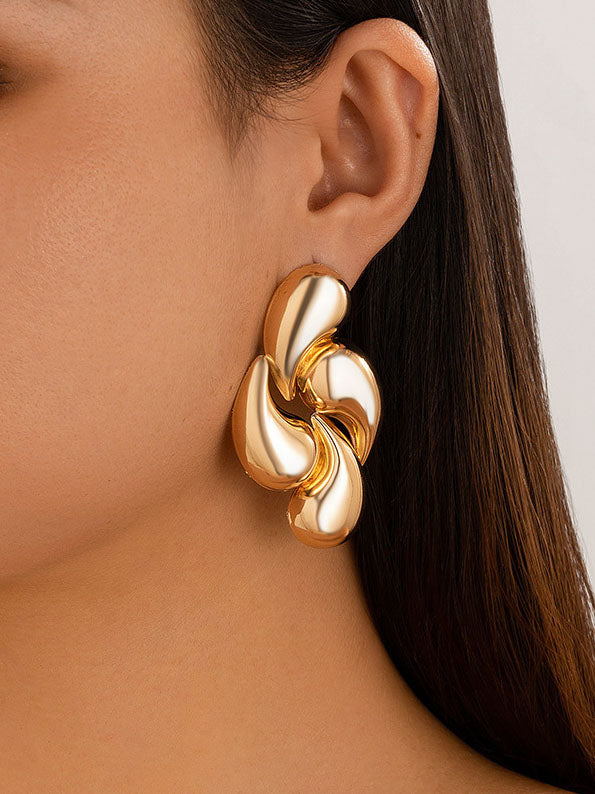 Fashionable Glossy Comma Water Drop Earrings