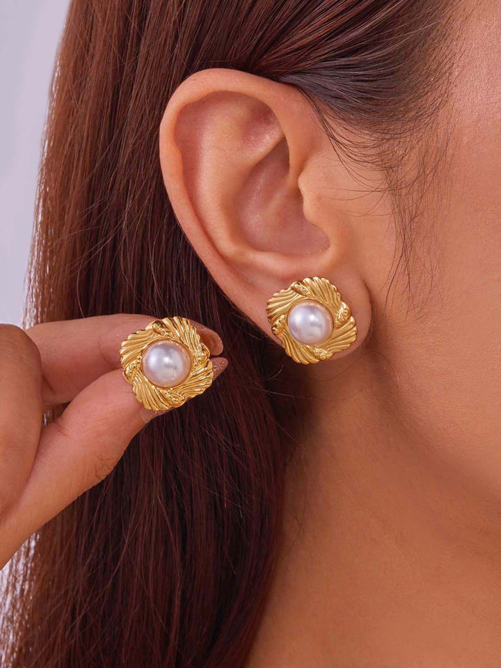 Fashionable Geometric Pearl Stud Earrings