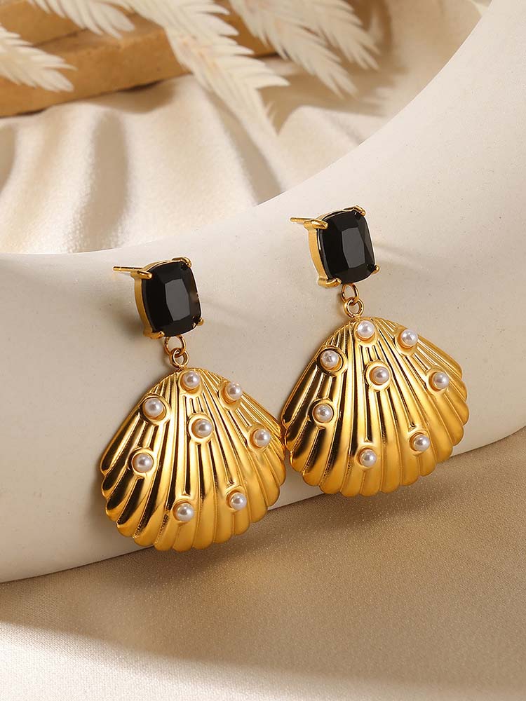 Exquisite Pearl Shell Earrings