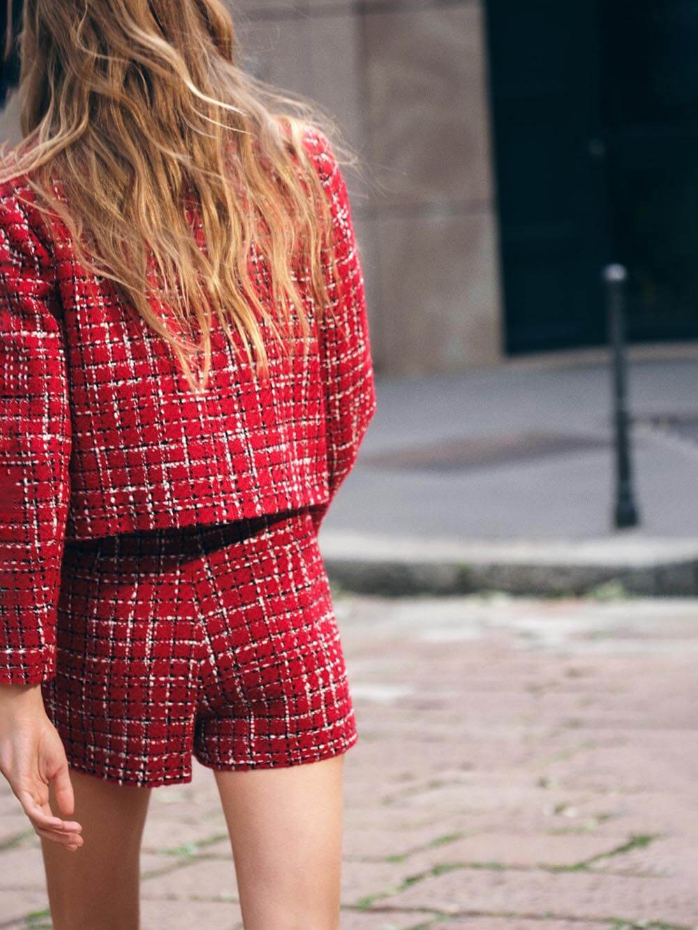 Elegante chaqueta informal de manga larga con bolsillo a cuadros de tweed