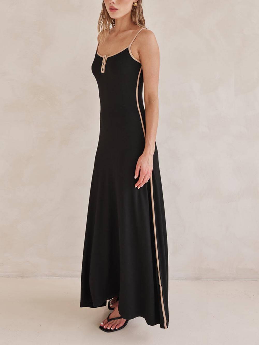 Exquisite Contrast Stripe Stitching Backless Suspender Maxi Dress