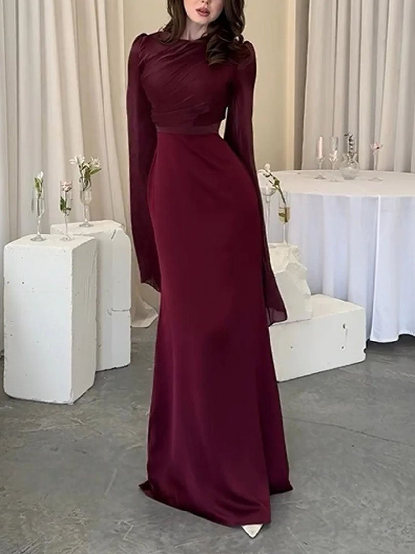 Robe longue élégante en satin à manches évasées