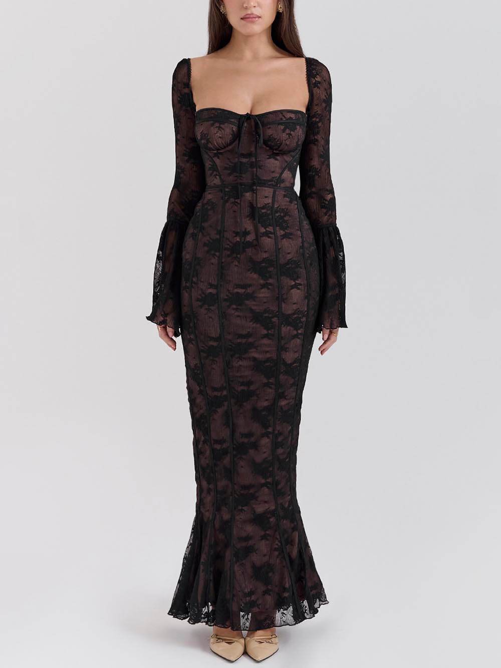 Robe longue en dentelle noire à manches longues, délicate et élégante