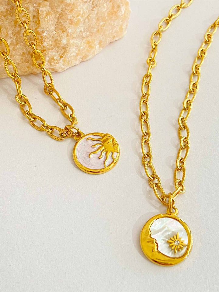 Retro Three-dimensional Moon Round Necklace