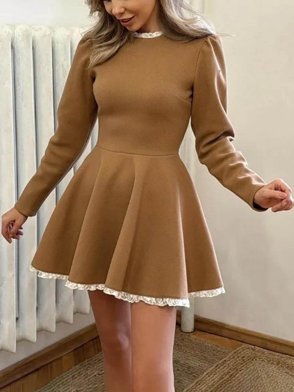 Minivestido elegante de manga larga con cintura alta y panel de encaje