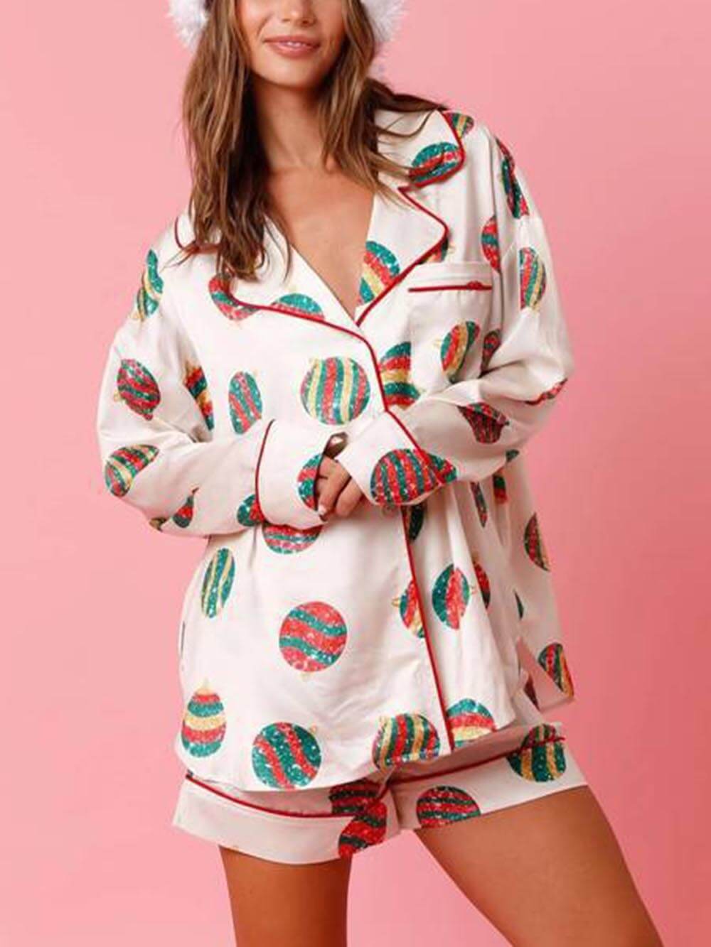 Pyjama-Set mit weihnachtlichem Satin-Print für Zuhause