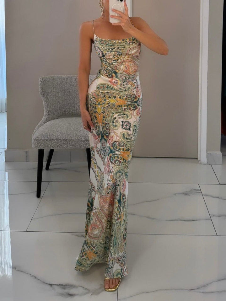 Vestido maxi estampado paisley com decote drapeado sexy