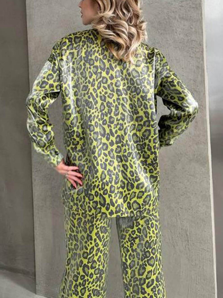 Conjunto exclusivo de blusa de manga comprida com estampa de leopardo e calças soltas com cintura elástica