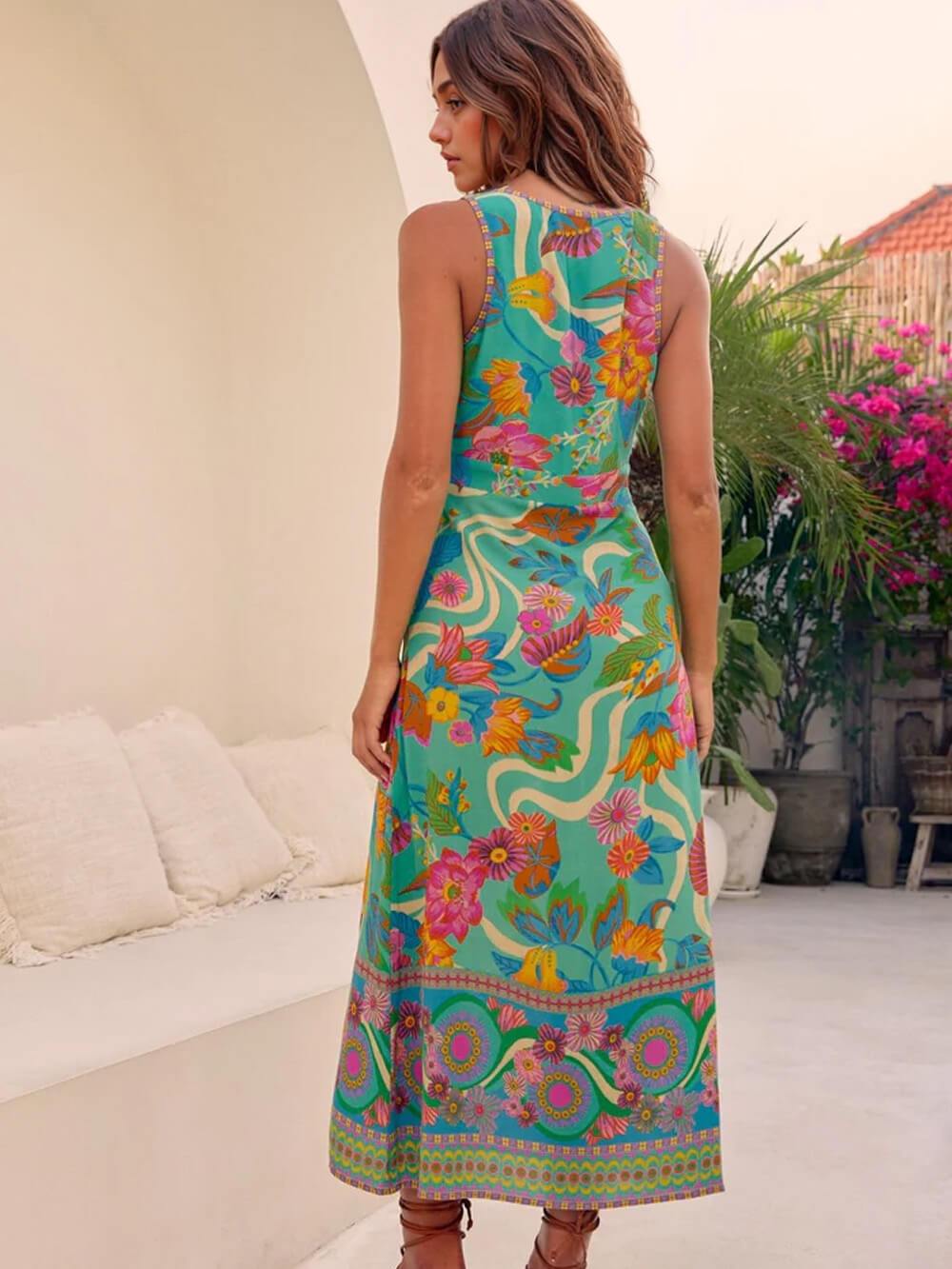 Vestido midi con estampado floral étnico único