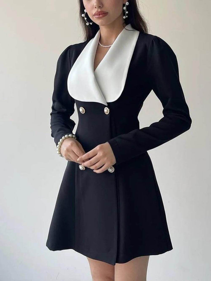 Mini-robe blazer à revers avec boucle en métal de couleur contrastée Elegance