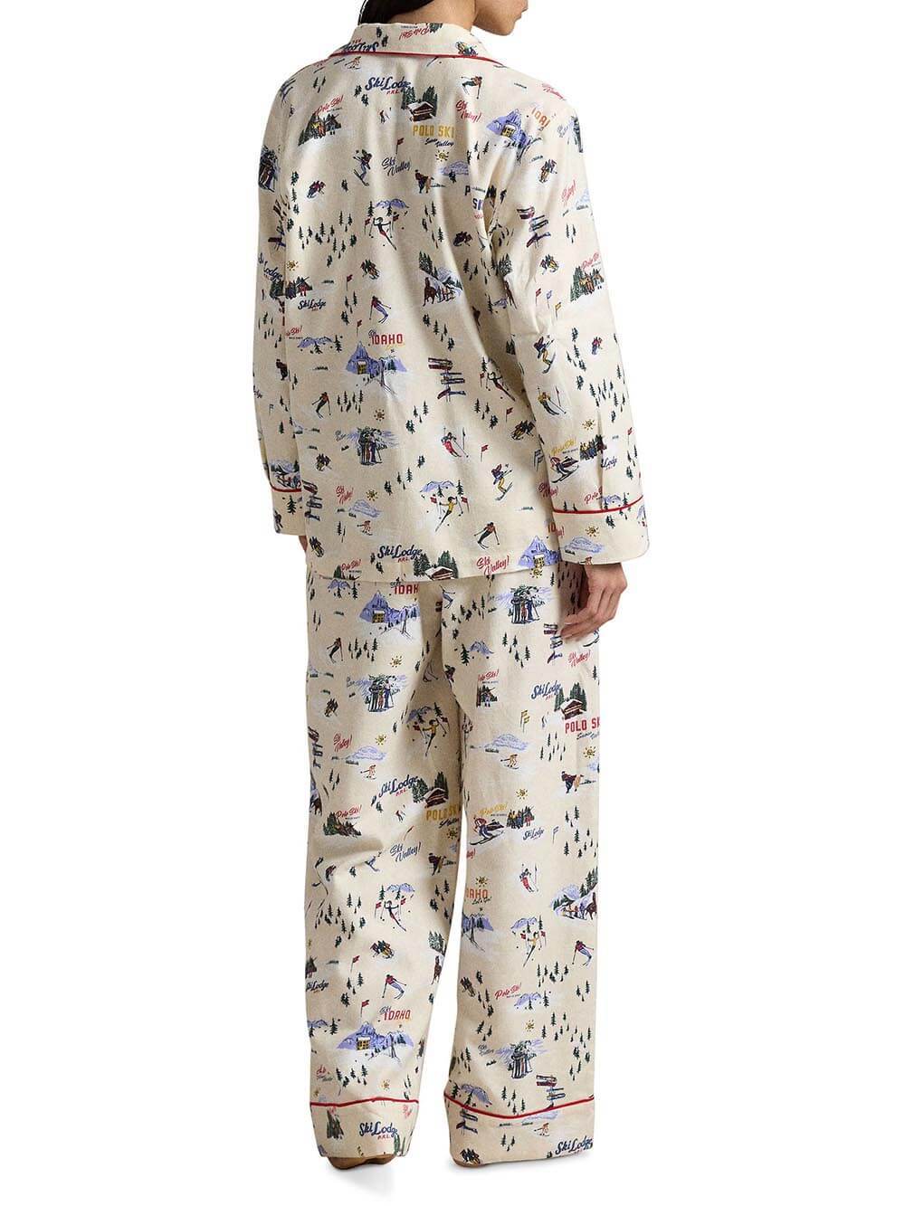 Klassisches Pyjama-Set mit Baum-Skipisten-Print