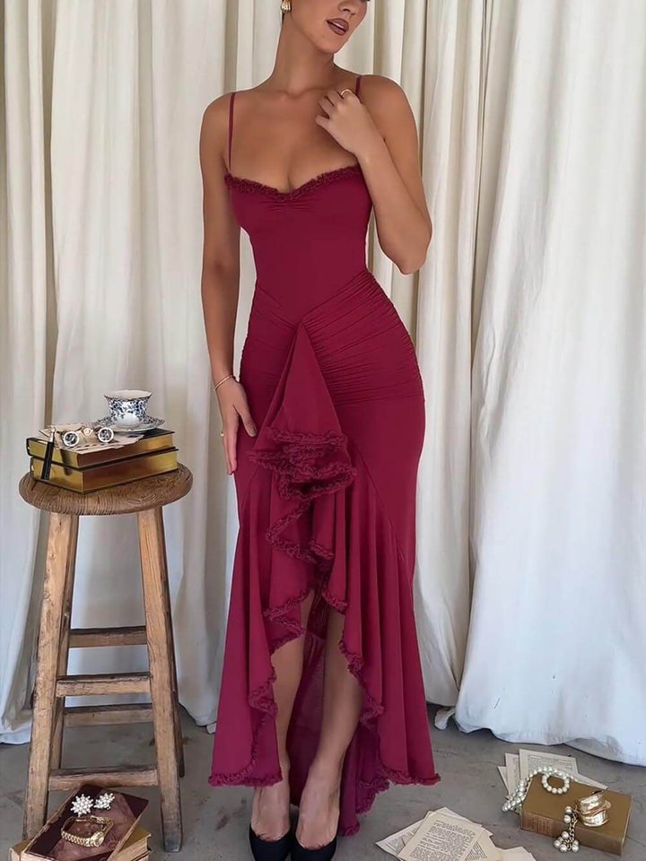 Vestido frontal elegante e sofisticado com babados