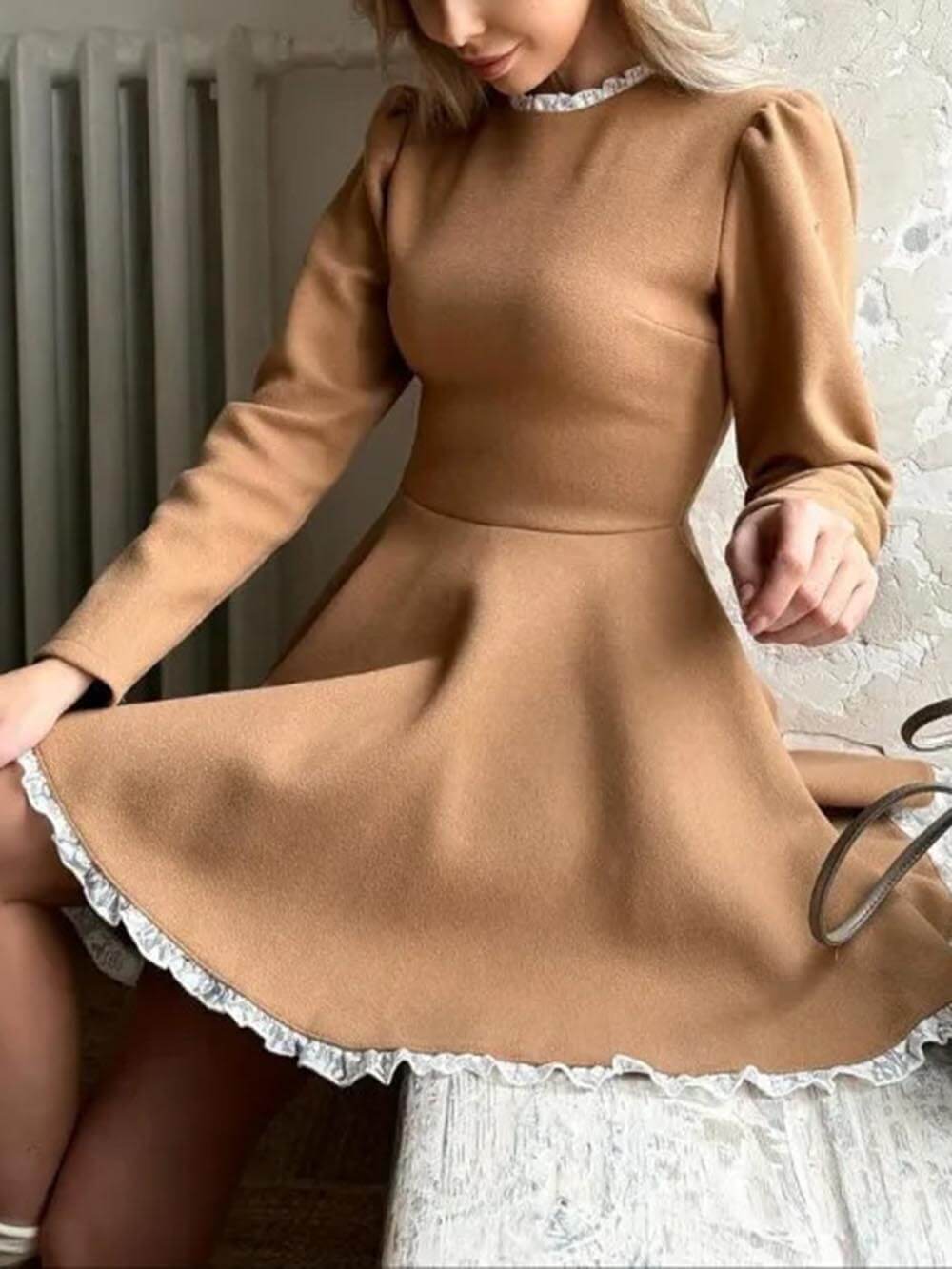 Elegantes, langärmliges Minikleid mit Spitzeneinsatz und hoher Taille