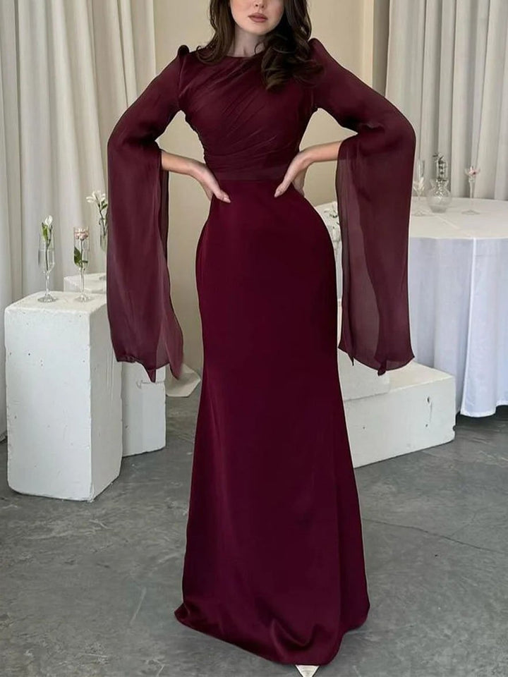 Robe longue élégante en satin à manches évasées